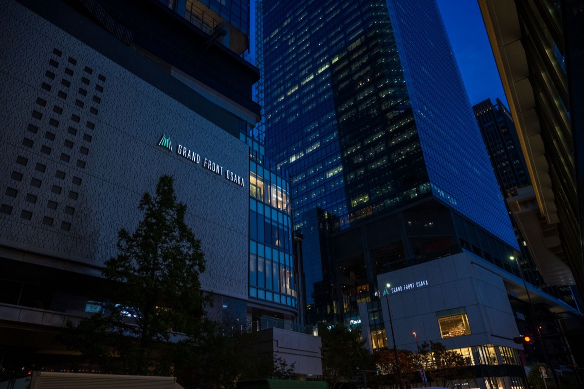 Torre de Osaka noite