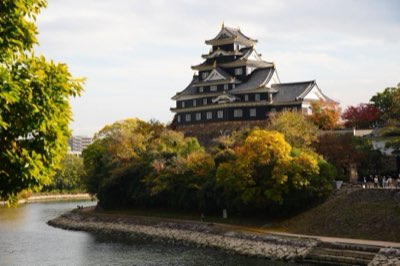 Simbolo di resilienza: il castello che plasma l'identità di Osaka