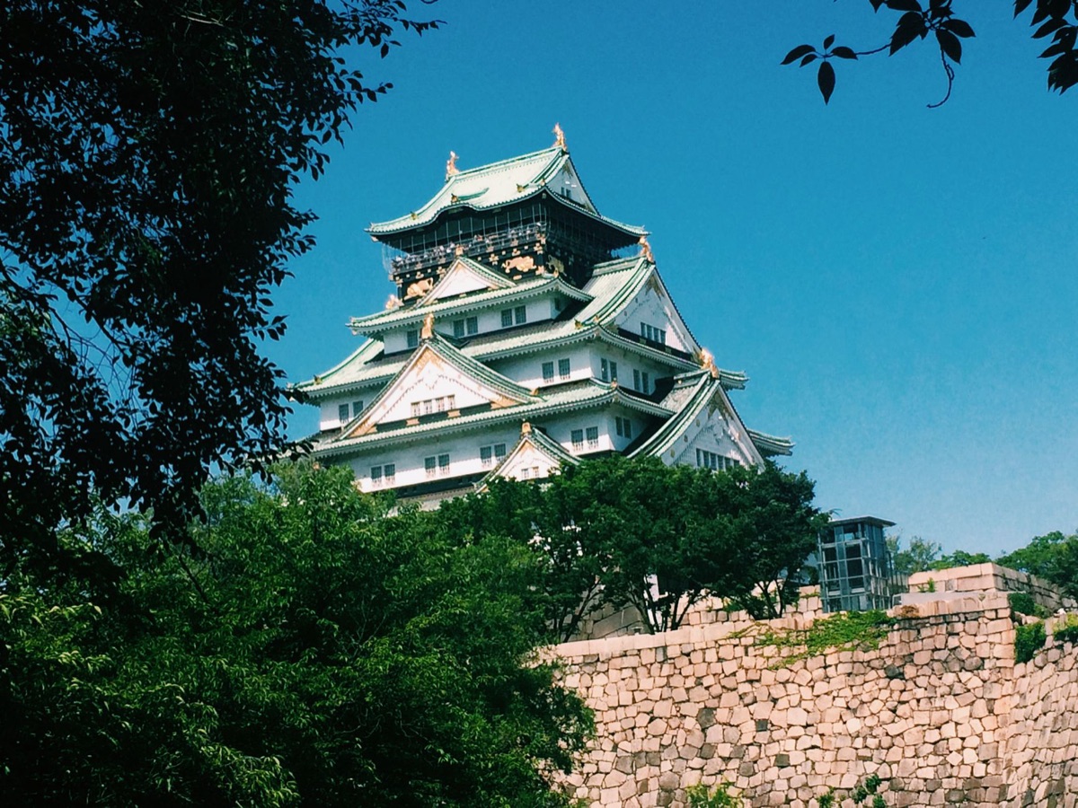 Castello di Osaka con architettura giapponese traditionale