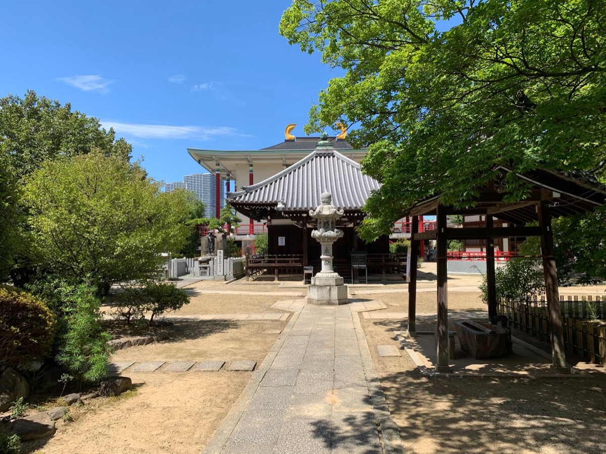 Osaka shrine with visitors
