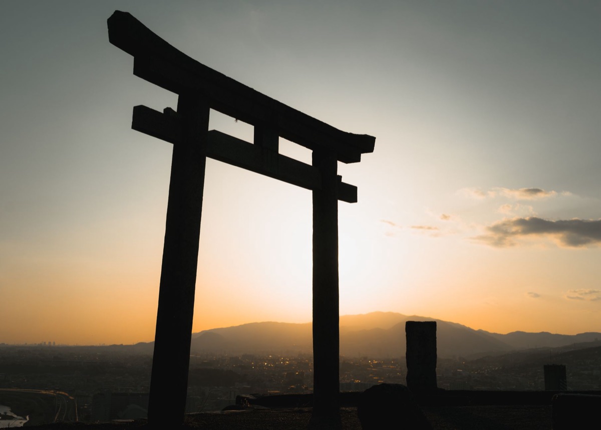 オサカの神社門